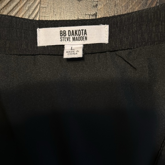 BB Dakota by Steve Madden Short Sleeve Little Black Dress in Size Large. - Picture 2 of 5